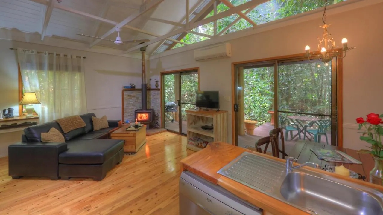 ***** Holiday park Crater Lakes Rainforest Cottages Yungaburra Australia
