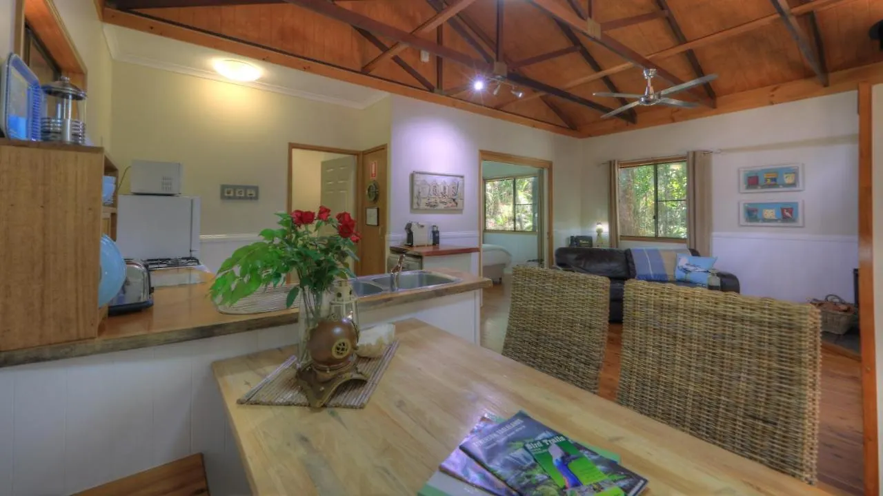 Crater Lakes Rainforest Cottages Yungaburra 5*,